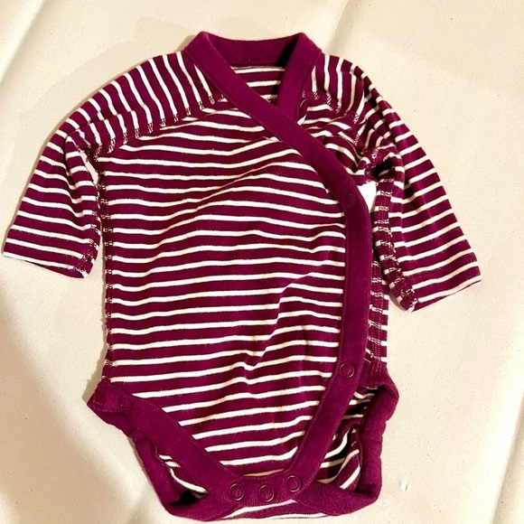 Hanna Andersson 100% Organic Cotton Purple Striped Bodysuit‎ Size NB - Picture 2 of 5